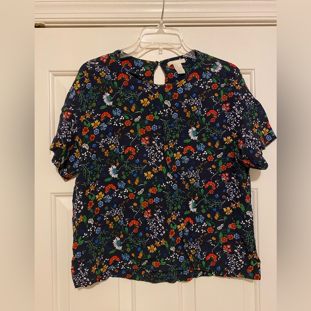 H&M FLORAL TOP- SIZE 8